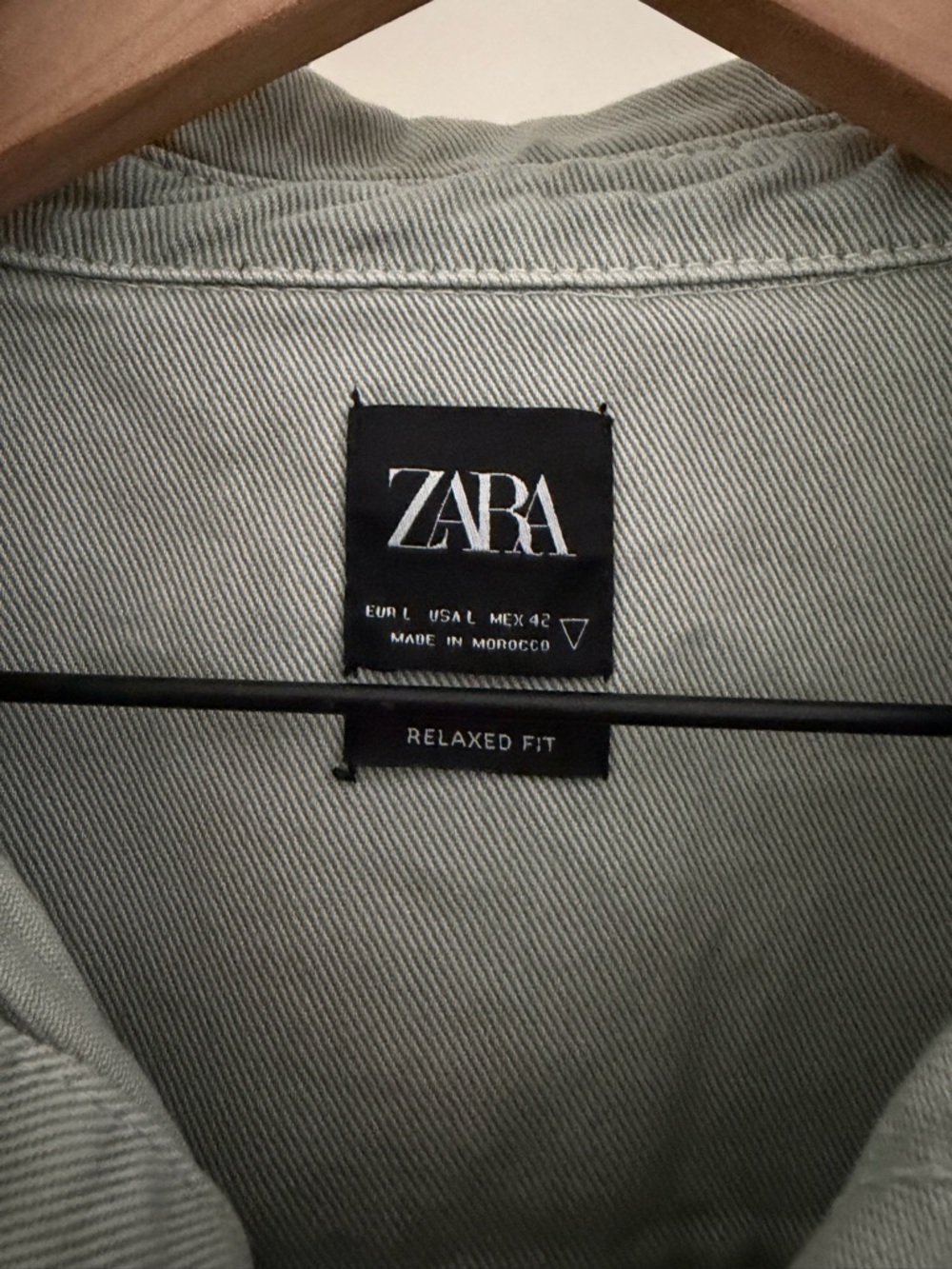 Zara Men's Light Sage Green Button-Front Overshirt medium weight denim - Picture 3 of 5